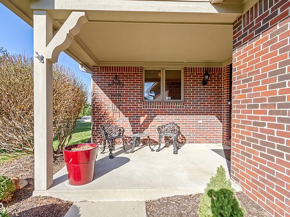 2nd image of 153 Monticello Ct