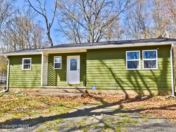 4949 Pine Ridge Dr W, Bushkill, PA 18324