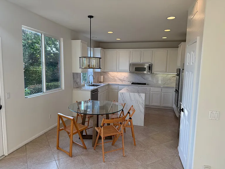 27601 Kathy Ct — Photo 6