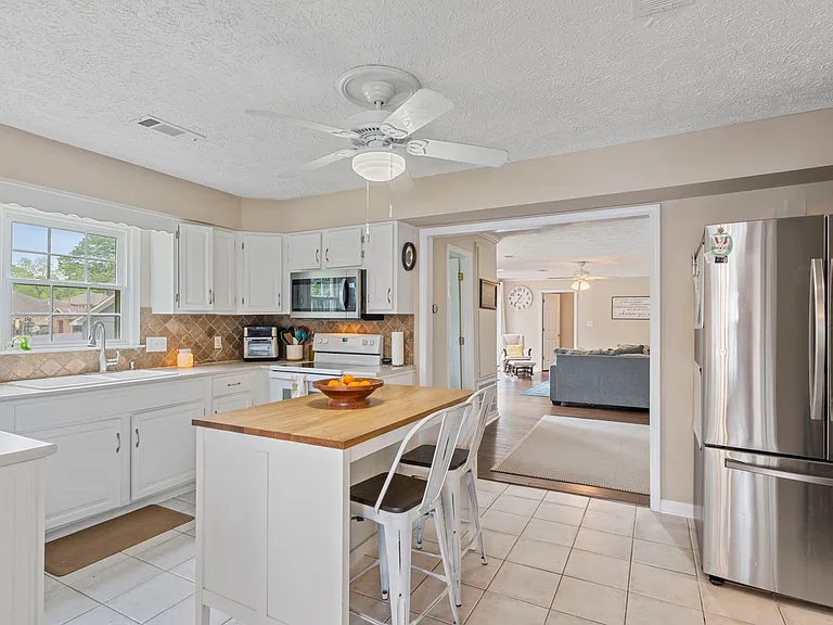 431 Duckworth Dr — Photo 11