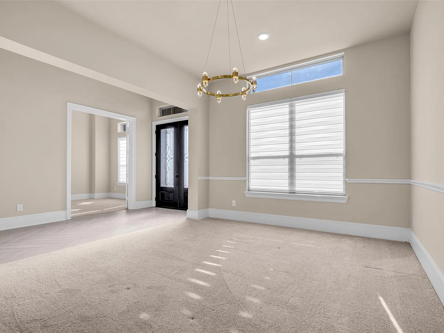4 bed, 5.0 bath, 3841 sqft, $4,750 — Photo 3