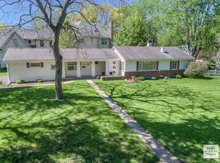 520 E 8th Ave, Naperville, IL 60563