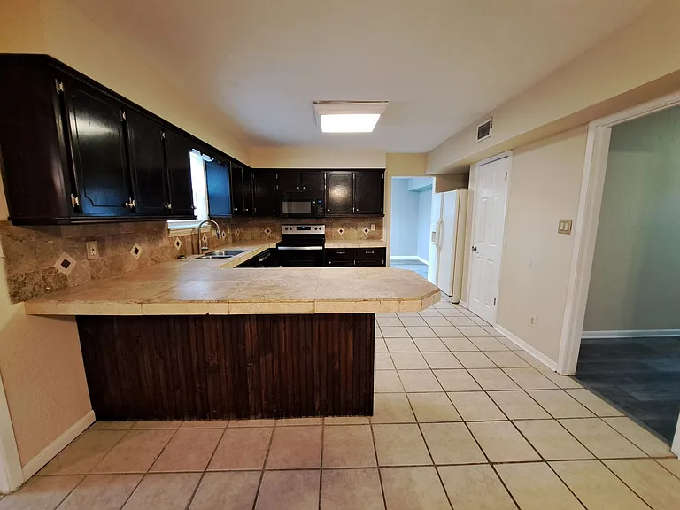 7819 Hearthstone Cir — Photo 7