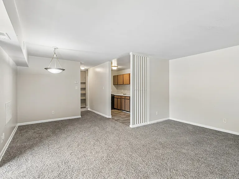 404 Homes — Photo 6