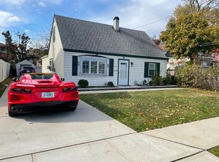 1402 Coolidge St, Bellmore, NY 11710