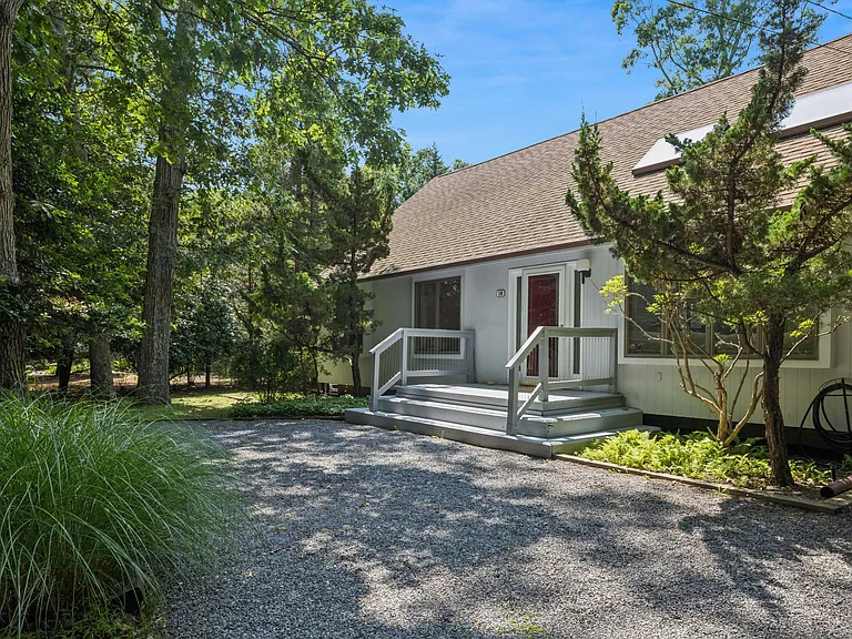 16 Argyle Ln — Photo 22