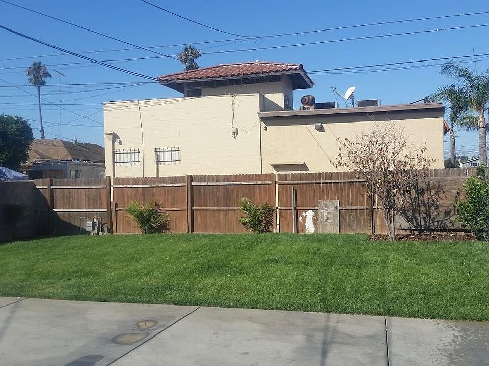 2nd image of 530 E Colonia Rd