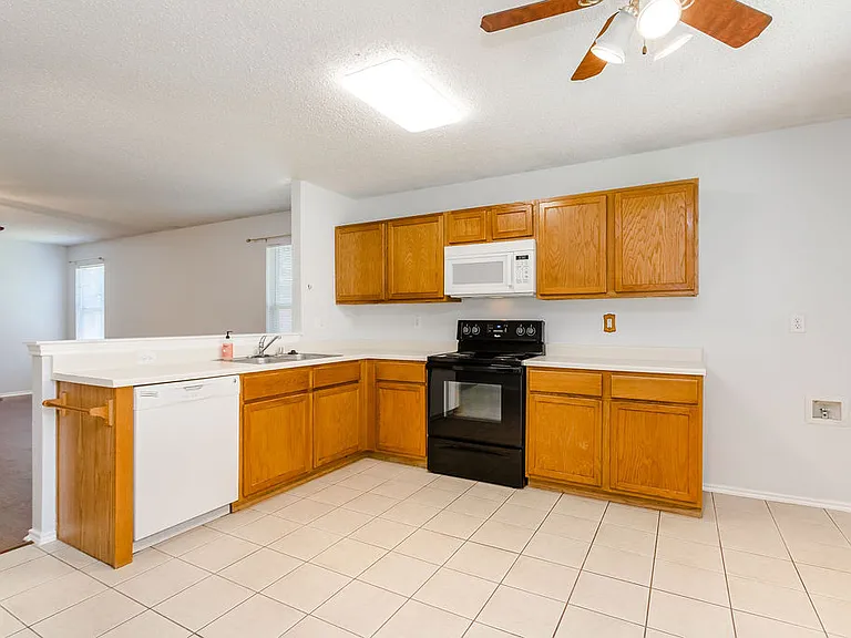 4606 Green Meadow Dr — Photo 12