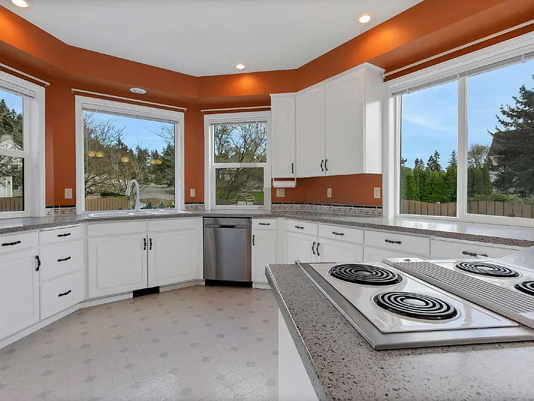 4021 Patrick Ct SE — Photo 4
