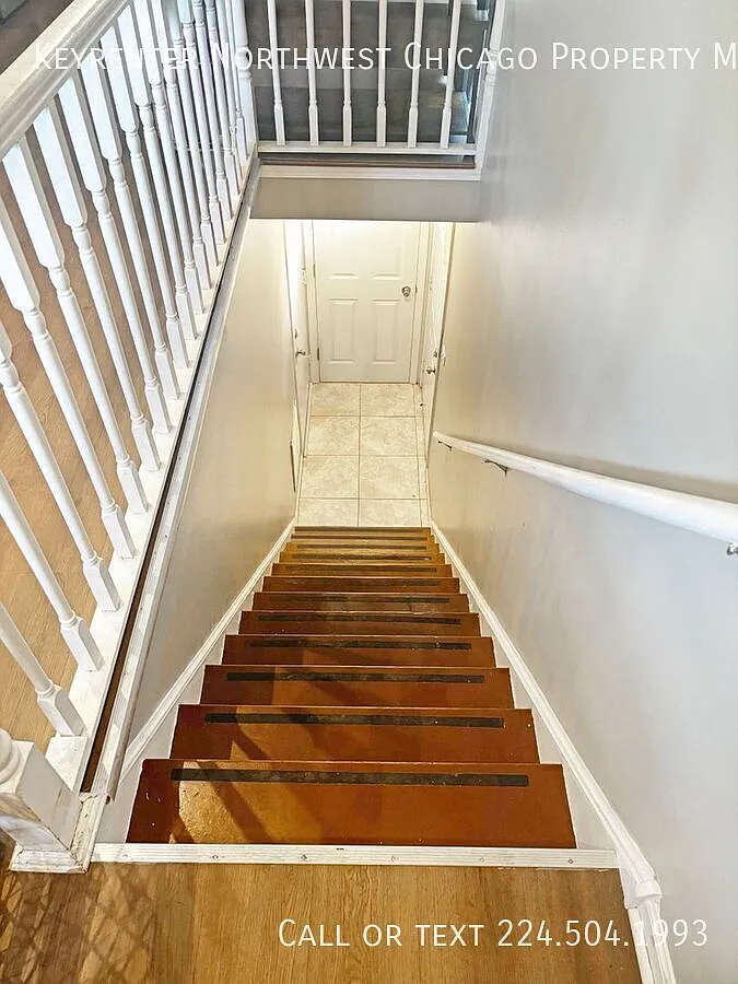 Spacious and well-maintained 3-bedroom, 1-bath condo available in a convenient Bartlett location! — Photo 2