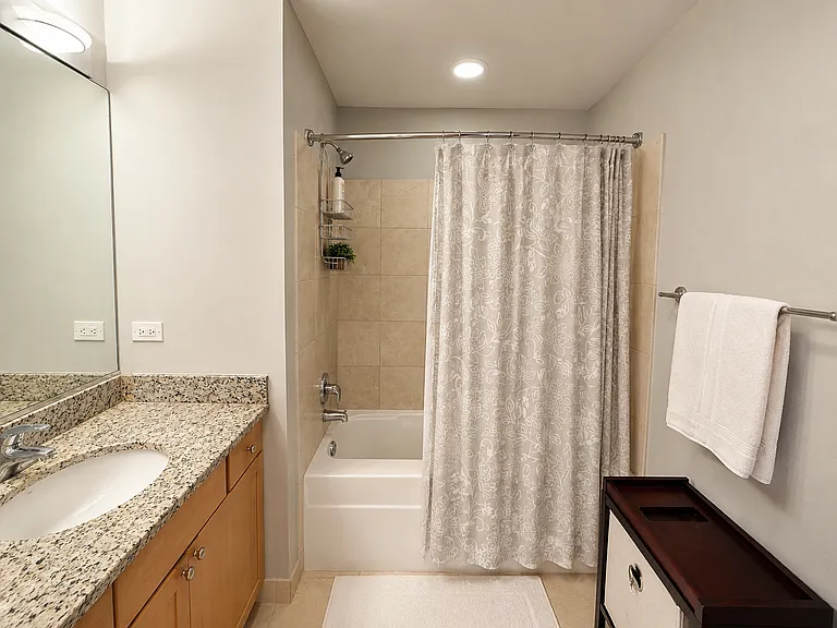 200 N Jefferson St #1307 — Photo 7