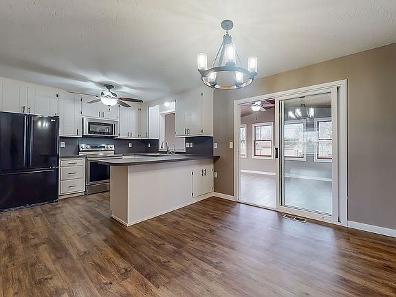5th image of 16171 Finland Ave