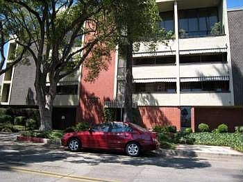 1st image of 125 W Mountain St APT 218