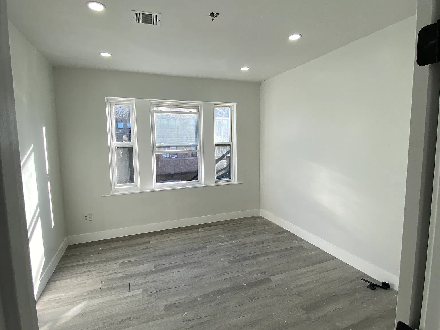 347 Avon Ave — Photo 3