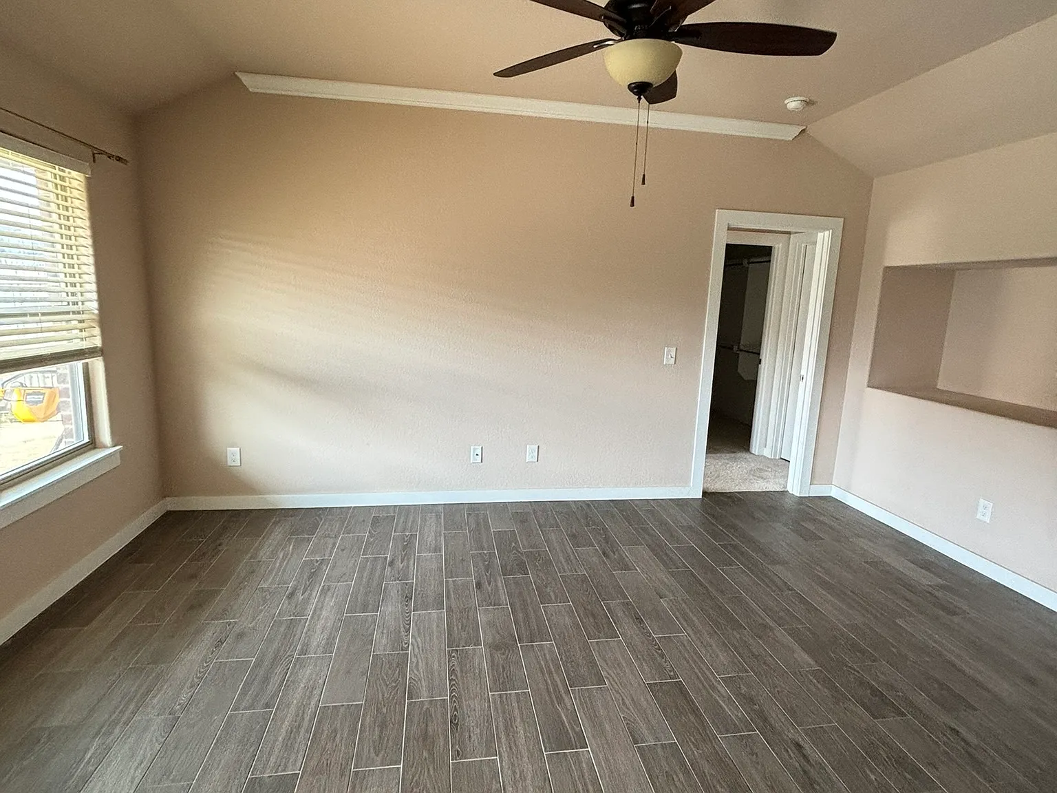 433 Red Robin St — Photo 3
