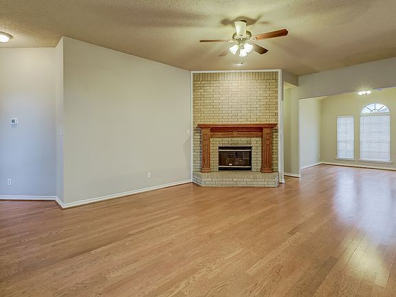4th image of 1629 Laurel Springs Ct
