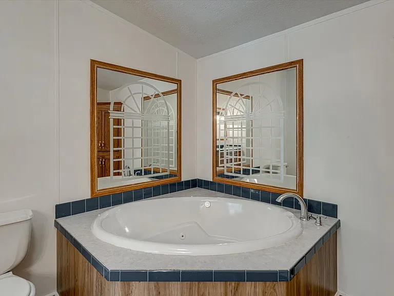 10708 Canyon Cir — Photo 8