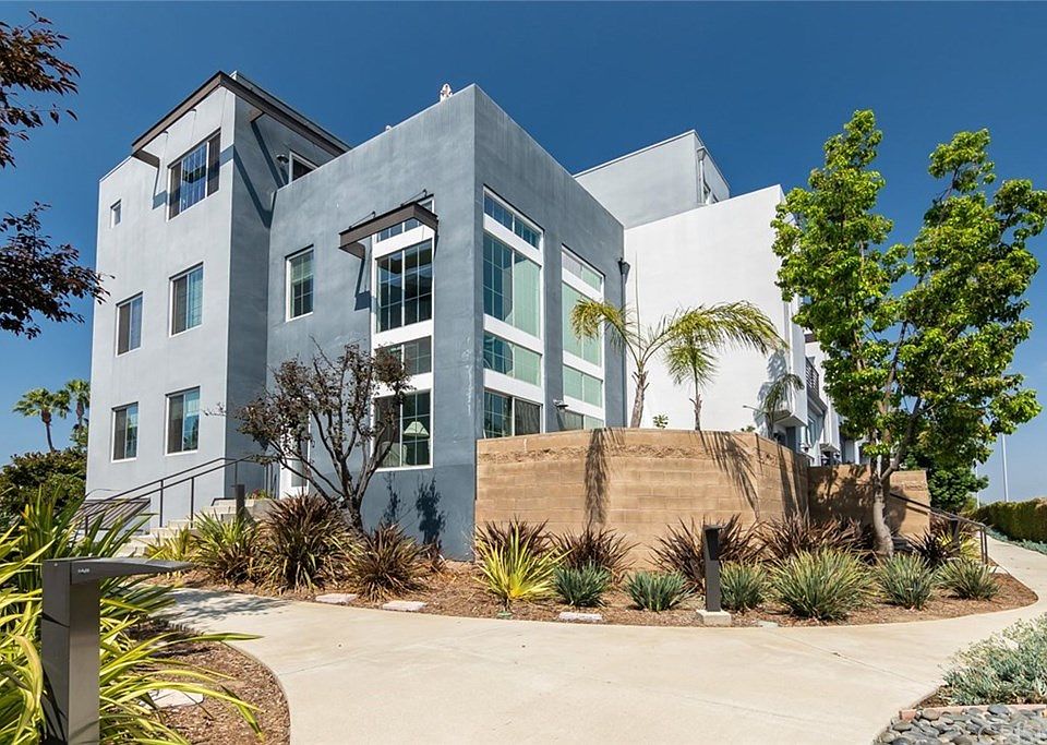 1st image of 5350 Playa Vista Dr APT 2