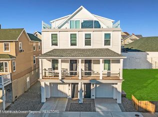 7 Center St #MAY, Rumson, NJ 07760