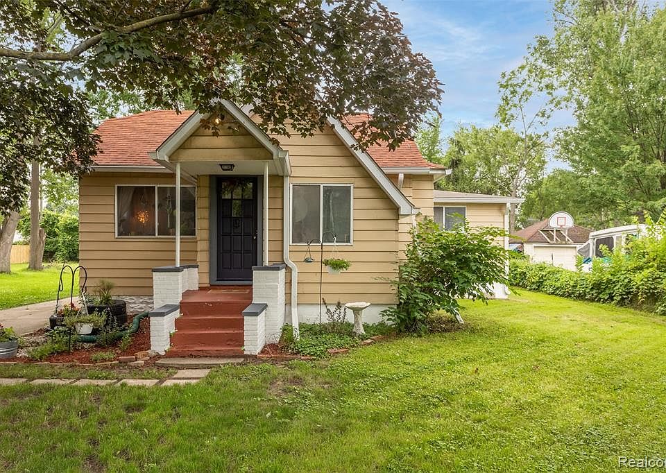 1st image of 21722 Maxine St