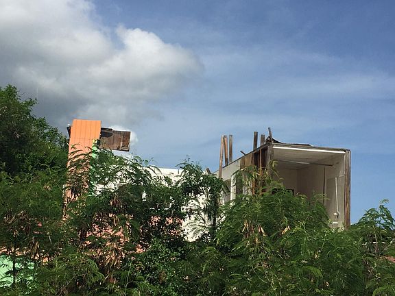 2nd image of 160 La Grange We St