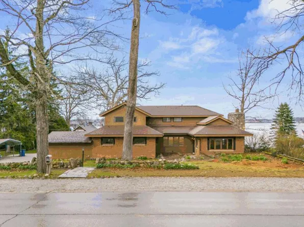 683 Waverly Rd, La Porte, IN 46350