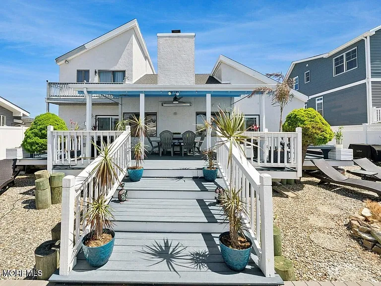 385 Aldo Dr — Photo 47