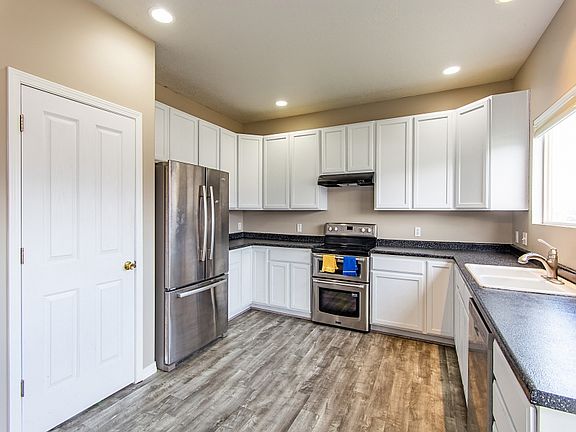 4th image of 5948 N Bayshore Dr