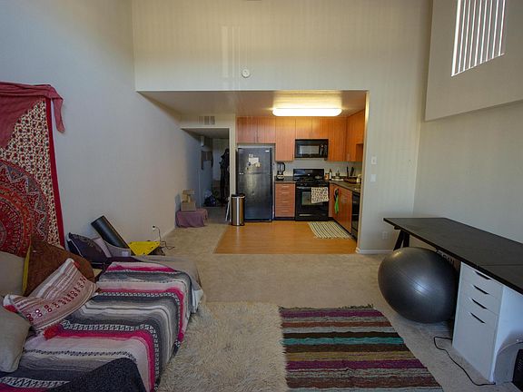 5th image of 20500 Ventura Blvd APT 323