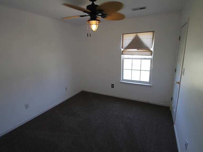 583 Stonehenge Dr — Photo 15