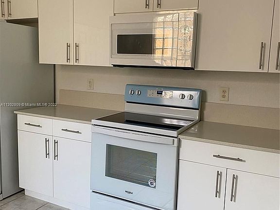 3rd image of 4026 Peppertree Dr #4026