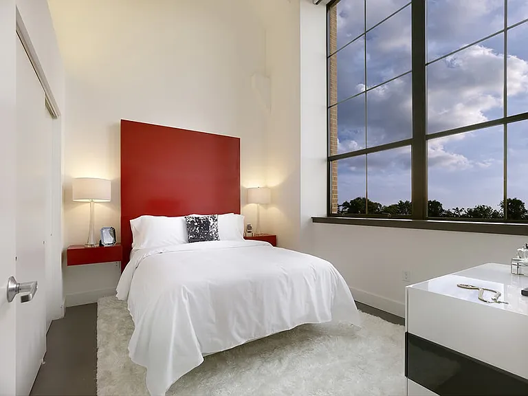 Parkway Lofts — Photo 14