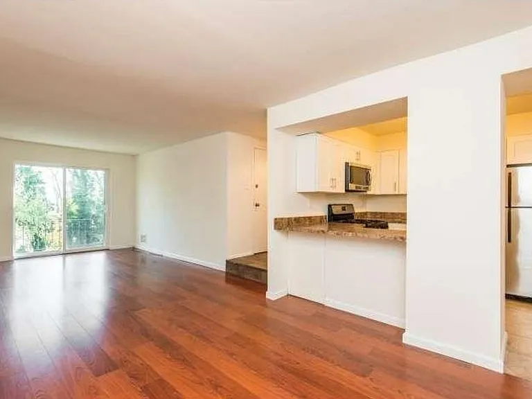 326 Hermit Street — Photo 1