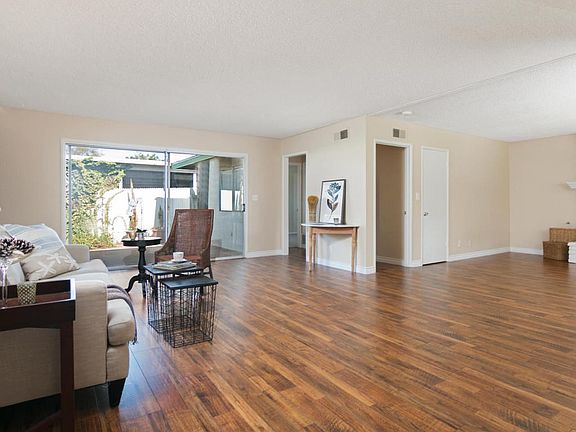 103 W Alta Green-MLS_Size-009-10-FamilyL