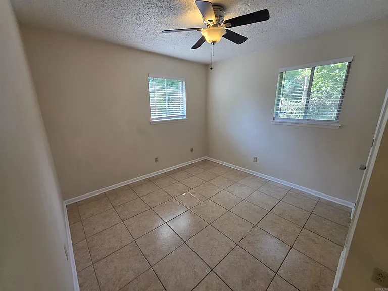 5 Clint Ct #B — Photo 10