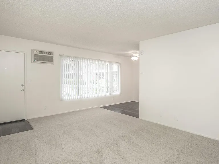 Castilian and Cordova Apartment Homes — Photo 11