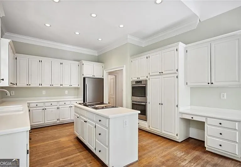2770 Carmon On Wesley NW — Photo 10