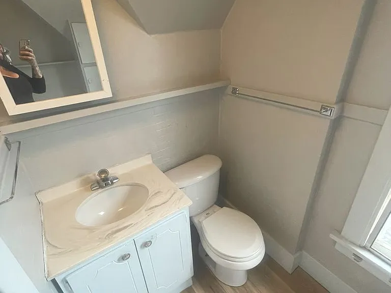 915 Forest Ave — Photo 9