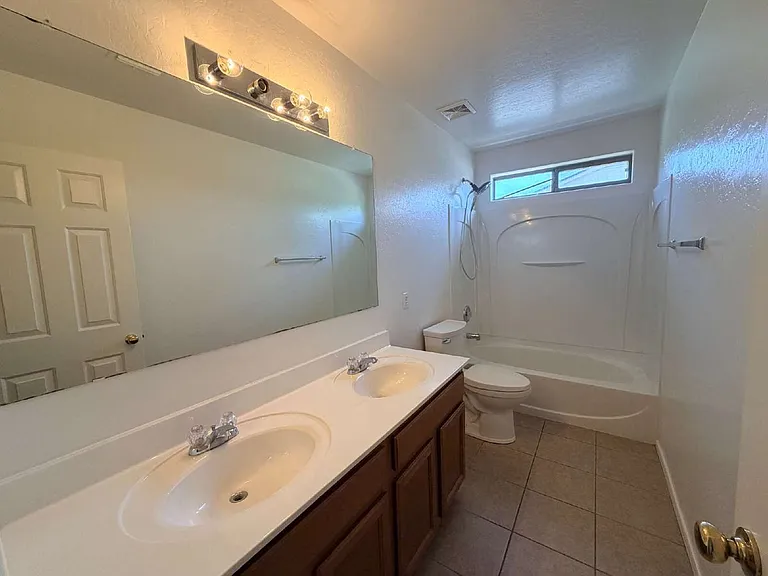 2344 E Meadow Creek Way — Photo 20