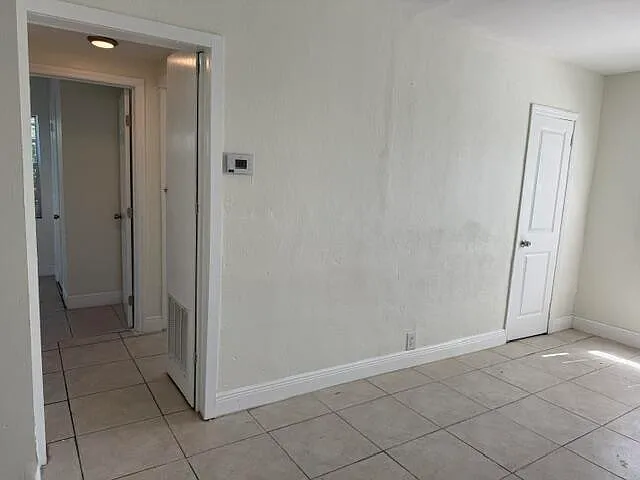 1913 Division Ave #102 — Photo 6
