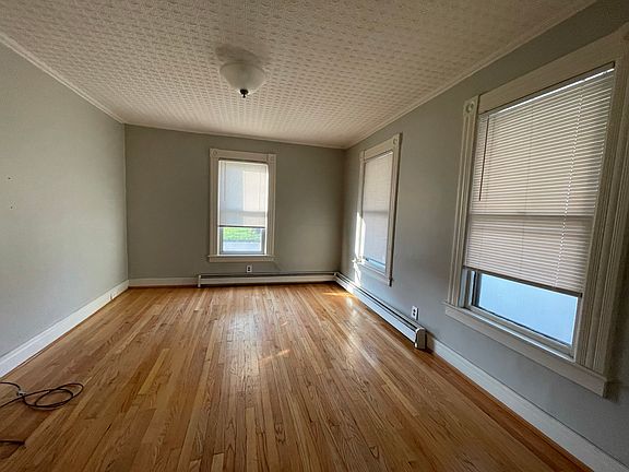 5th image of 84 Bridge St #1