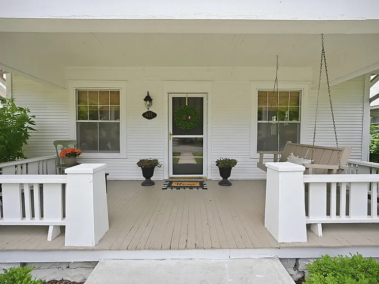 411 N Clifton Ave — Photo 3