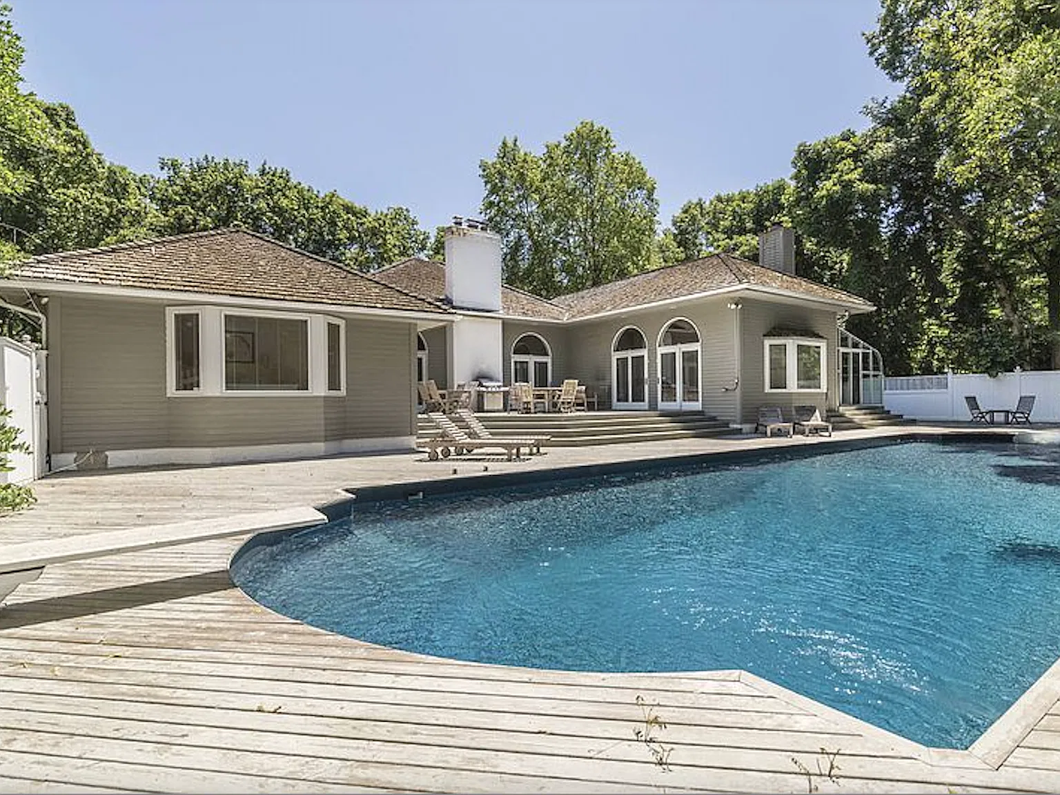East Hampton Villa — Photo 1