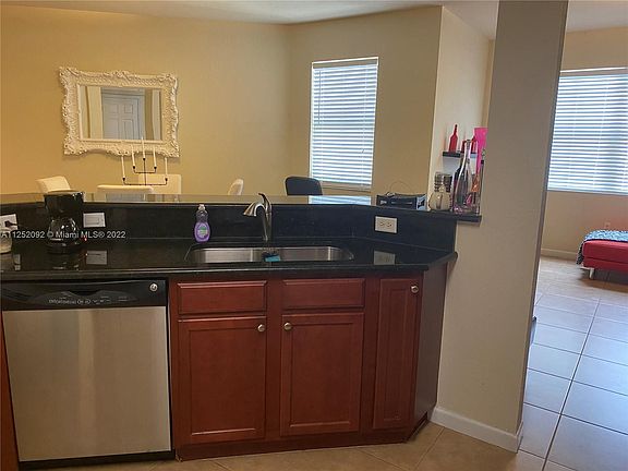 5th image of 11401 NW 89th St APT 207