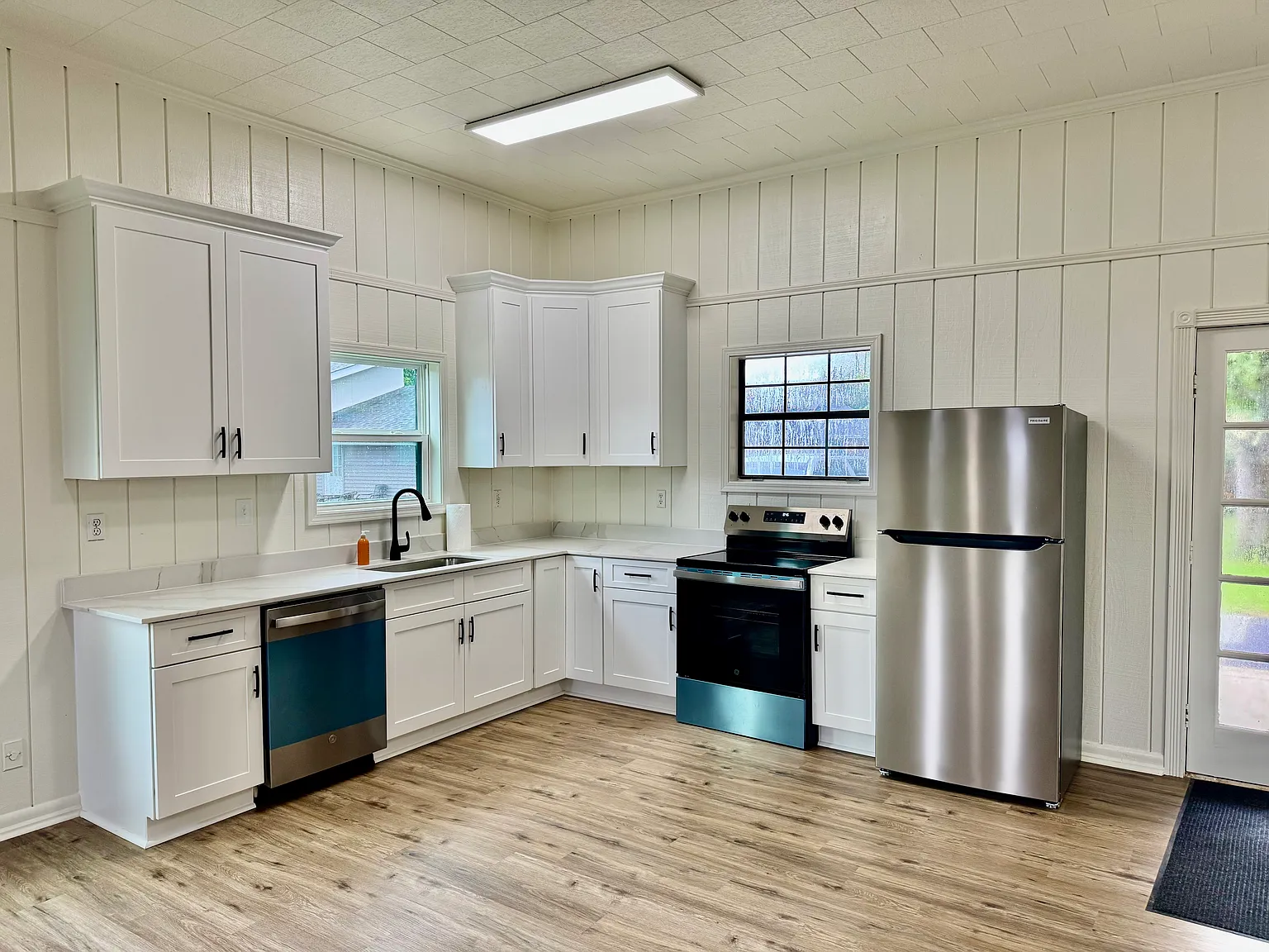 1 bed, 1200 sqft, $1,500 — Photo 4