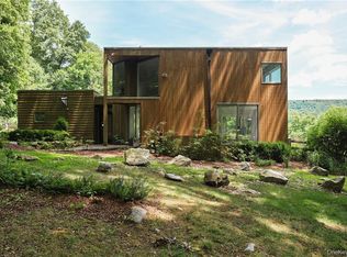 194 Pleasant Ridge Rd, Poughquag, NY 12570