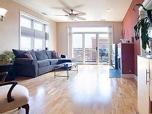 3rd image of 2300 W Saint Paul Ave #D602