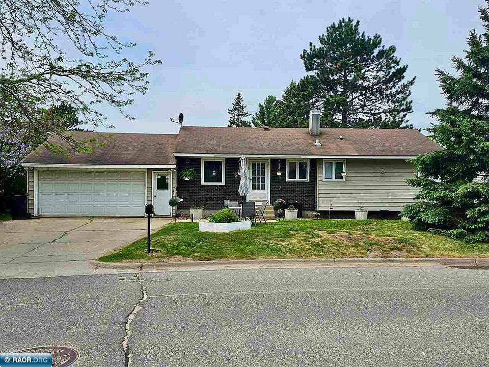 1st image of 1 Knob Hill Dr