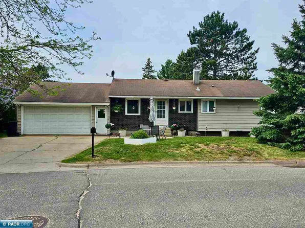 1 Knob Hill Dr, Virginia, MN 55792
