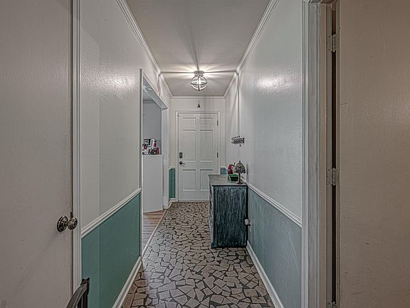 3rd image of 2350 Sutherland Dr